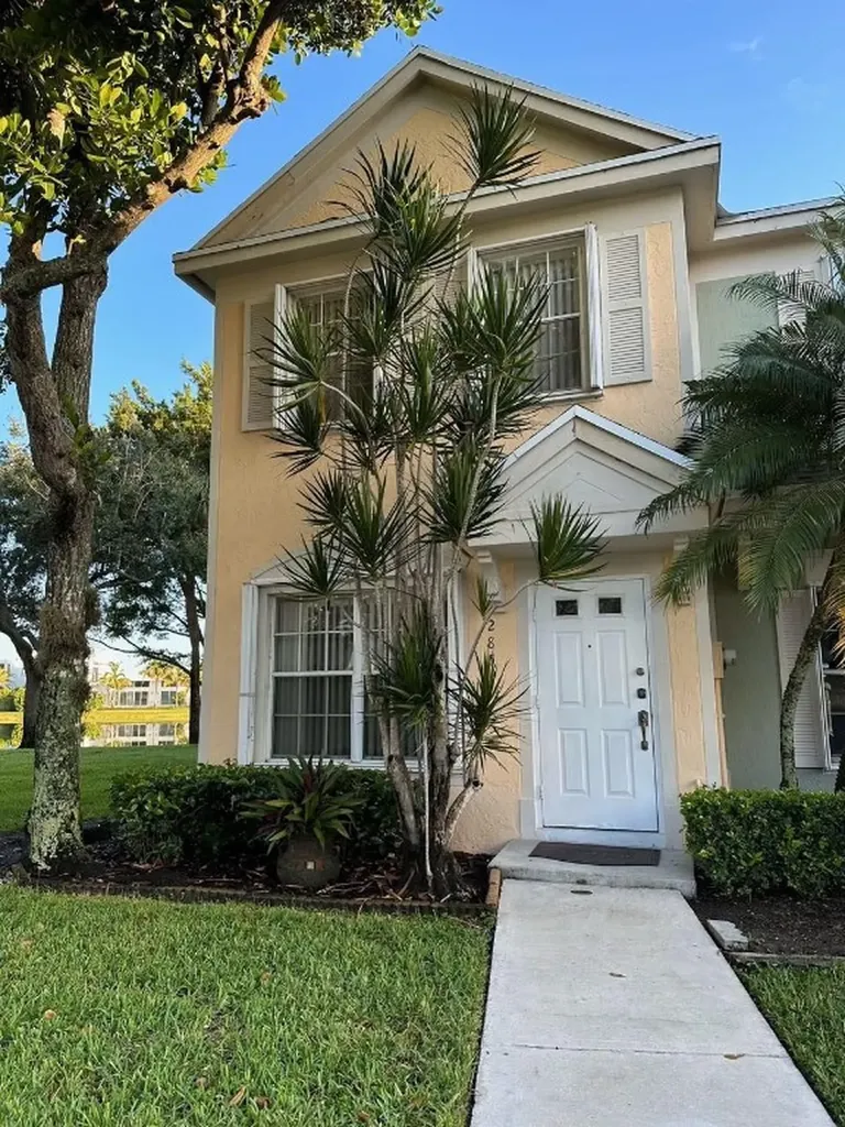 285 Duval Court Weston FL 33326