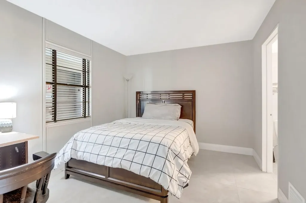 501 SW 11th Place Boca Raton FL 33432