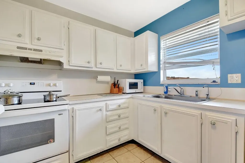 715 Lori Drive Palm Springs FL 33461