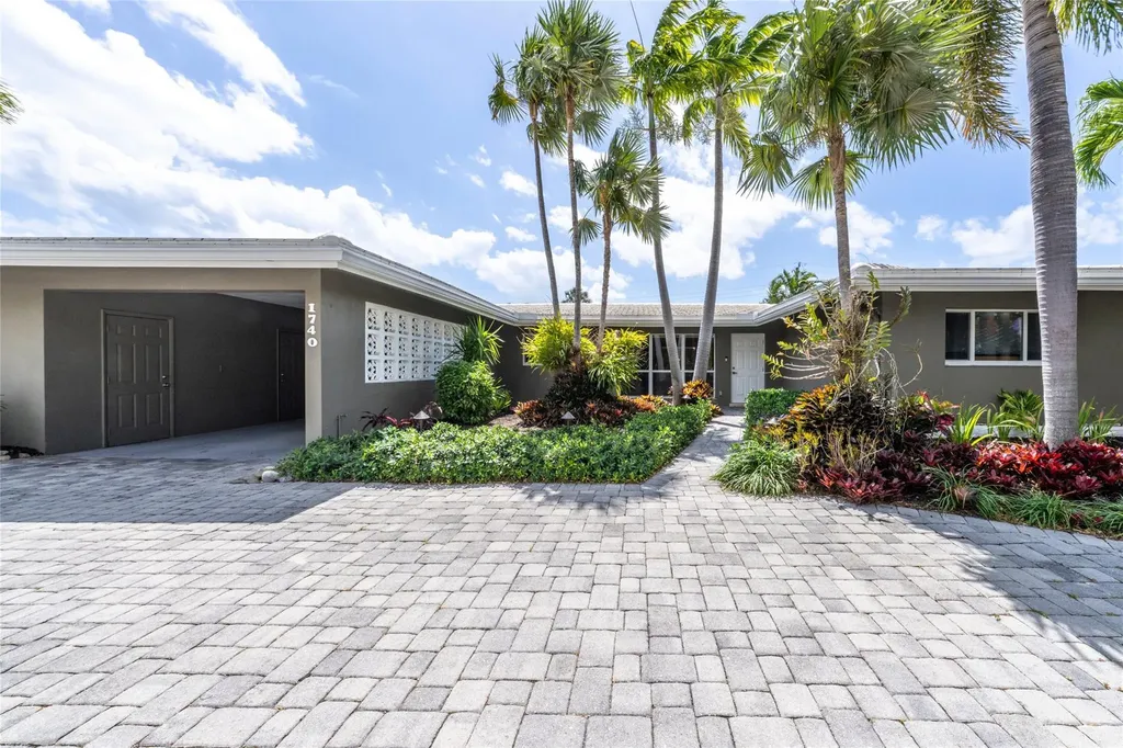 1740 NE 40th Place Oakland Park FL 33334