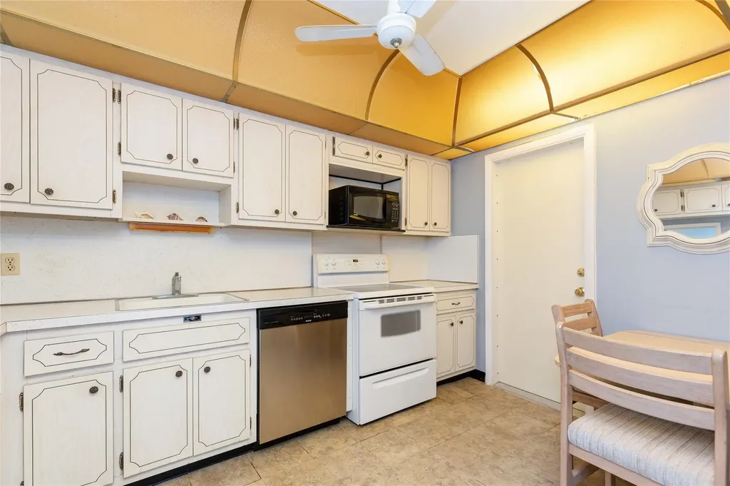 2731 NE 14th Street Causeway Pompano Beach FL 33062