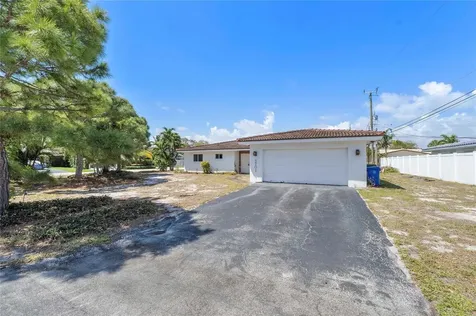 5701 NE 19th Avenue Fort Lauderdale FL 33308