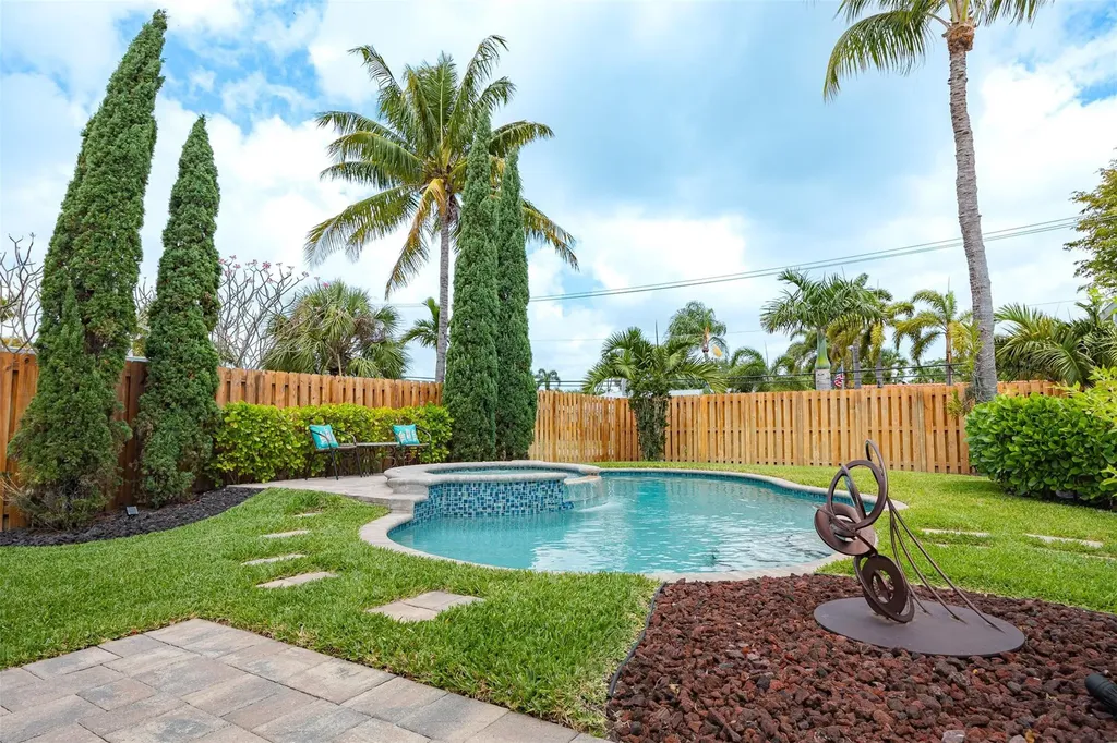 1924 NE 18th Street Fort Lauderdale FL 33305