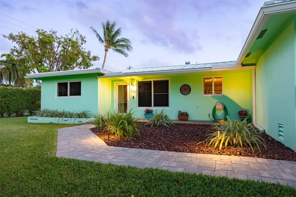 1924 NE 18th Street Fort Lauderdale FL 33305