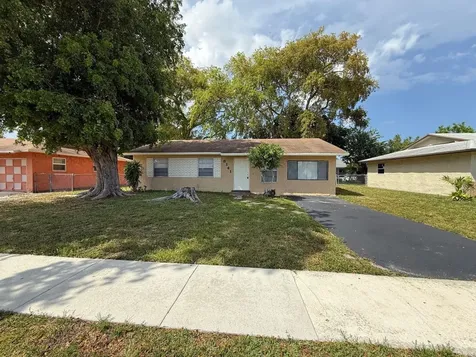 8141 SW 6th Street North Lauderdale FL 33068