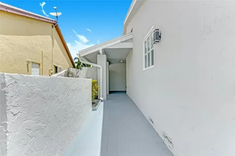 16643 Redwood Way Weston FL 33326