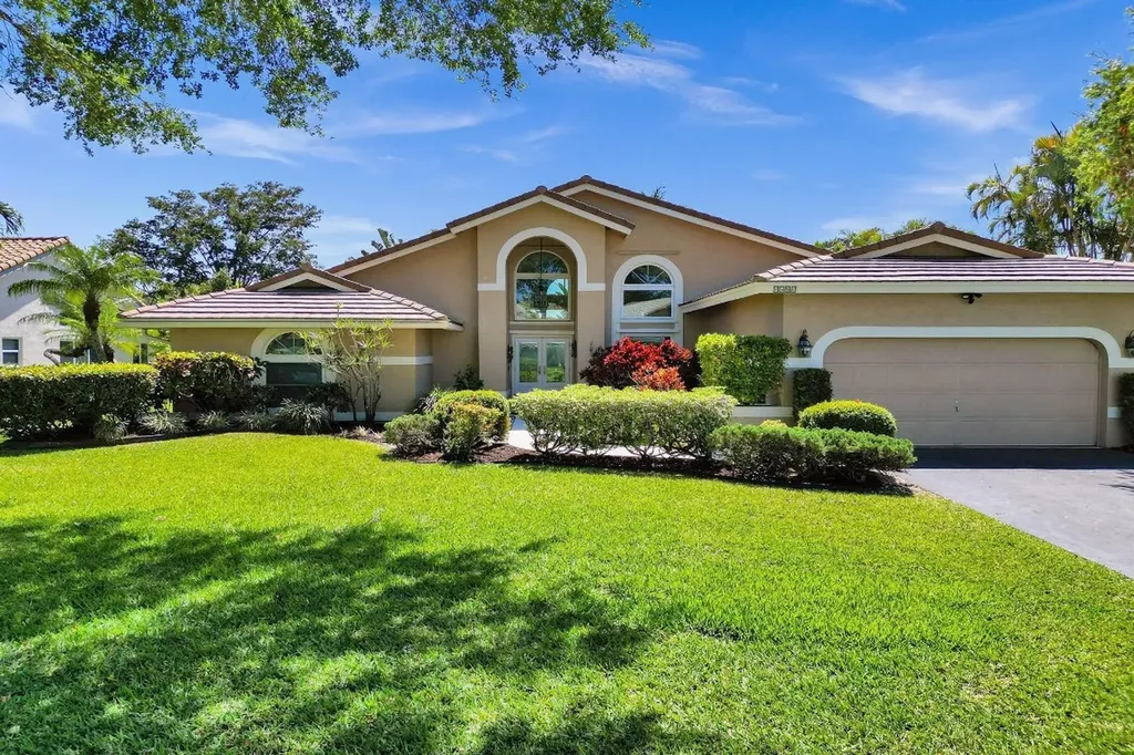 8580 NW 52nd Place Coral Springs FL 33067