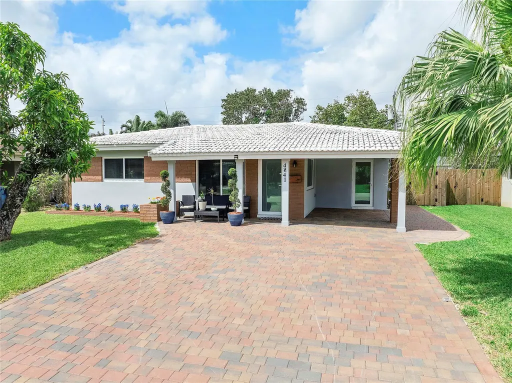 4841 NE 7th Avenue Oakland Park FL 33334