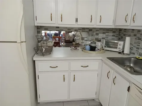 Lauderdale Lakes FL 33313