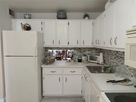 Lauderdale Lakes FL 33313