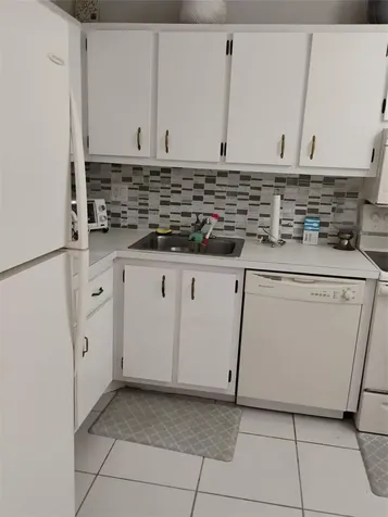Lauderdale Lakes FL 33313