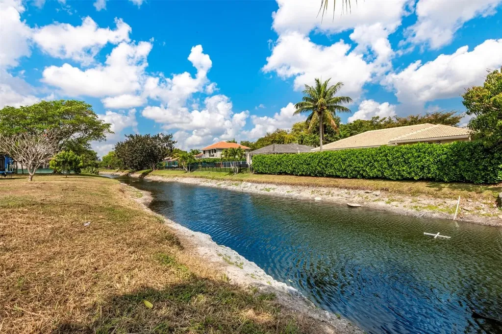 5939 NW 52nd Street Coral Springs FL 33067