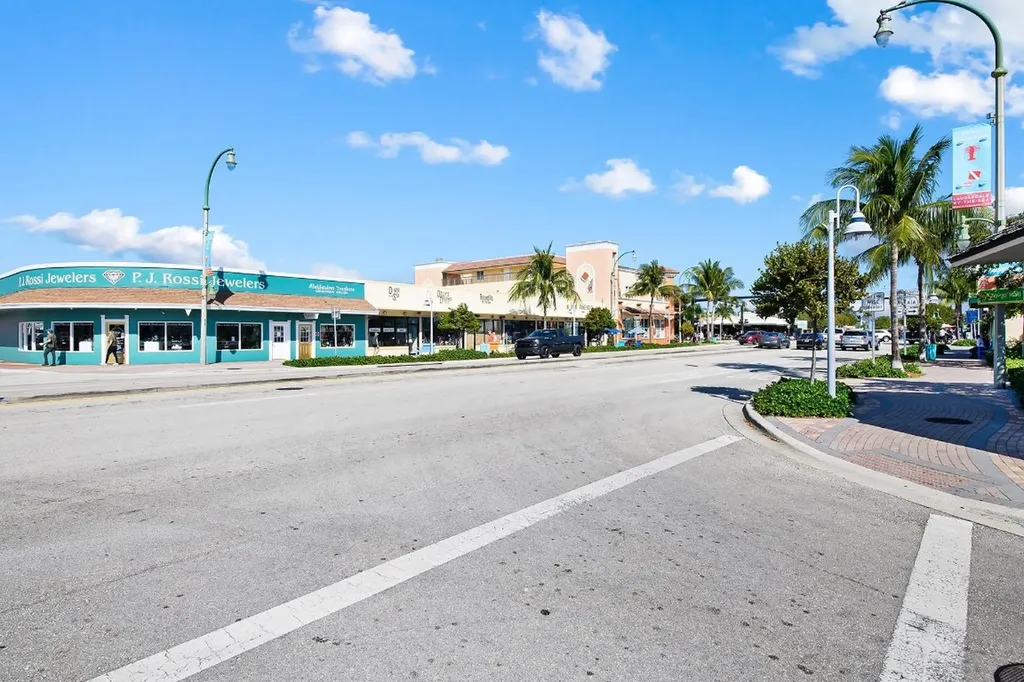 222 E Commercial Boulevard Lauderdale By The Sea FL 33308