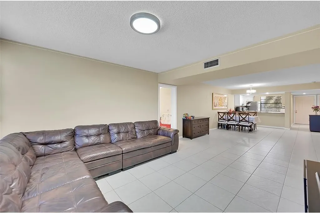 6109 Balboa Circle Boca Raton FL 33433