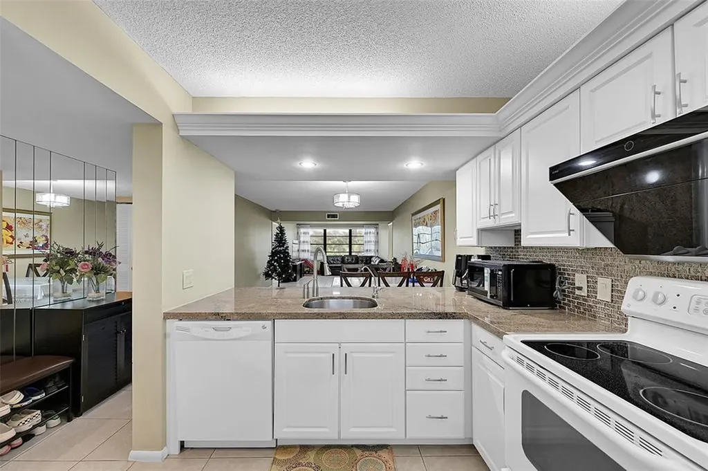 6109 Balboa Circle Boca Raton FL 33433