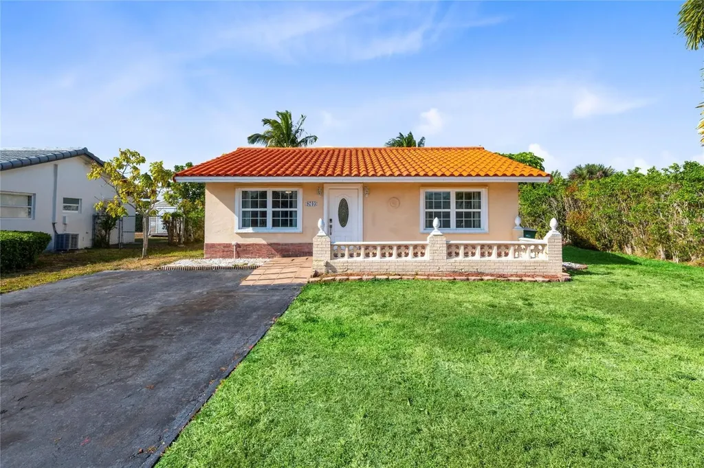 9703 NW 70th Court Tamarac FL 33321