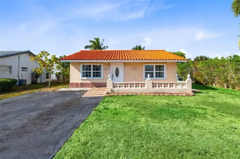 9703 NW 70th Court Tamarac FL 33321