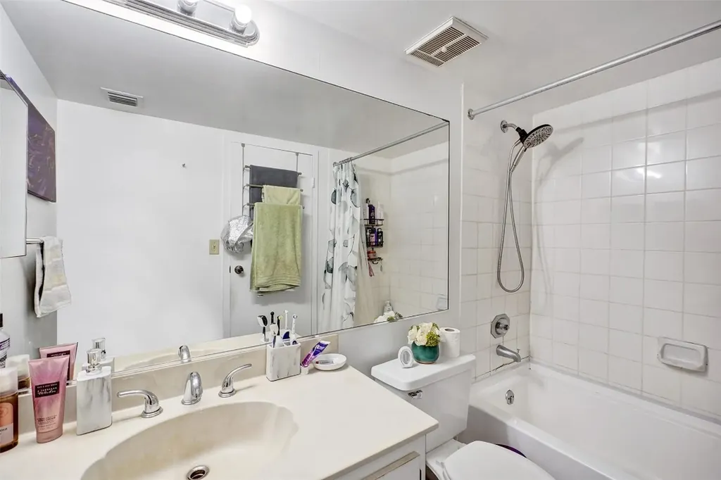7601 E Treasure Drive North Bay Village FL 33141