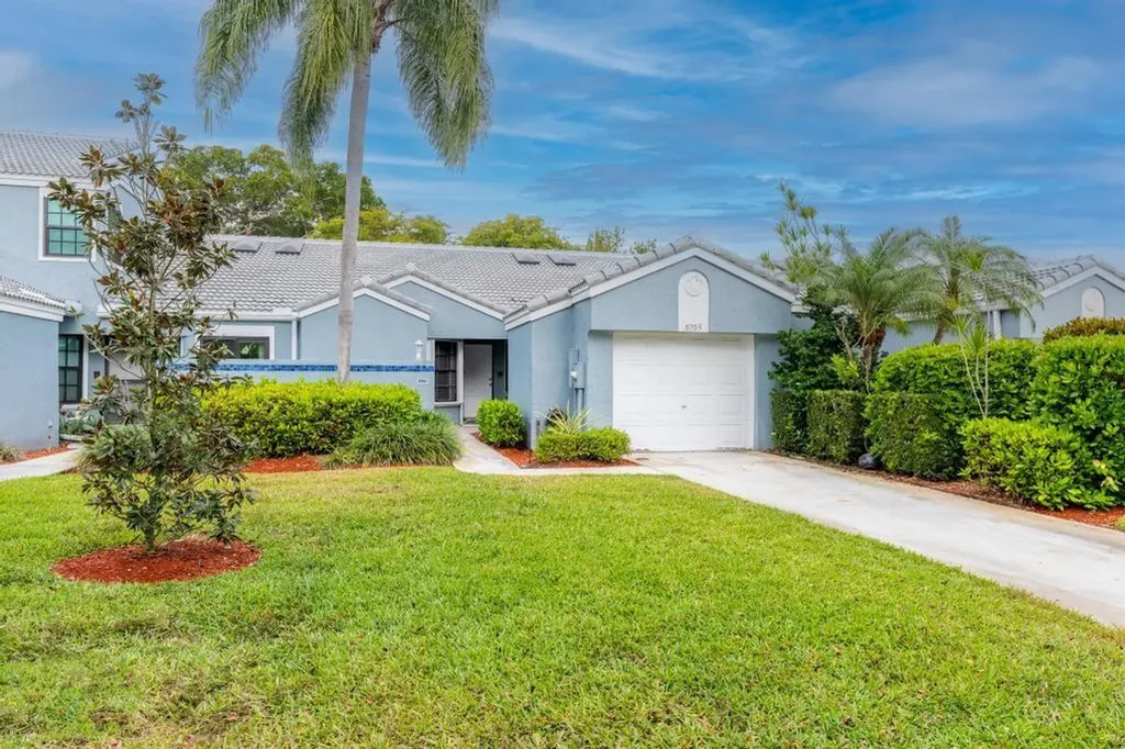 8205 Waterford Avenue Tamarac FL 33321
