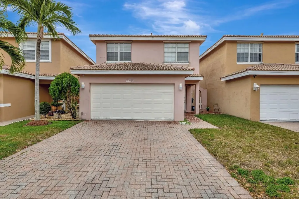 6670 NW 38th Drive Lauderhill FL 33319