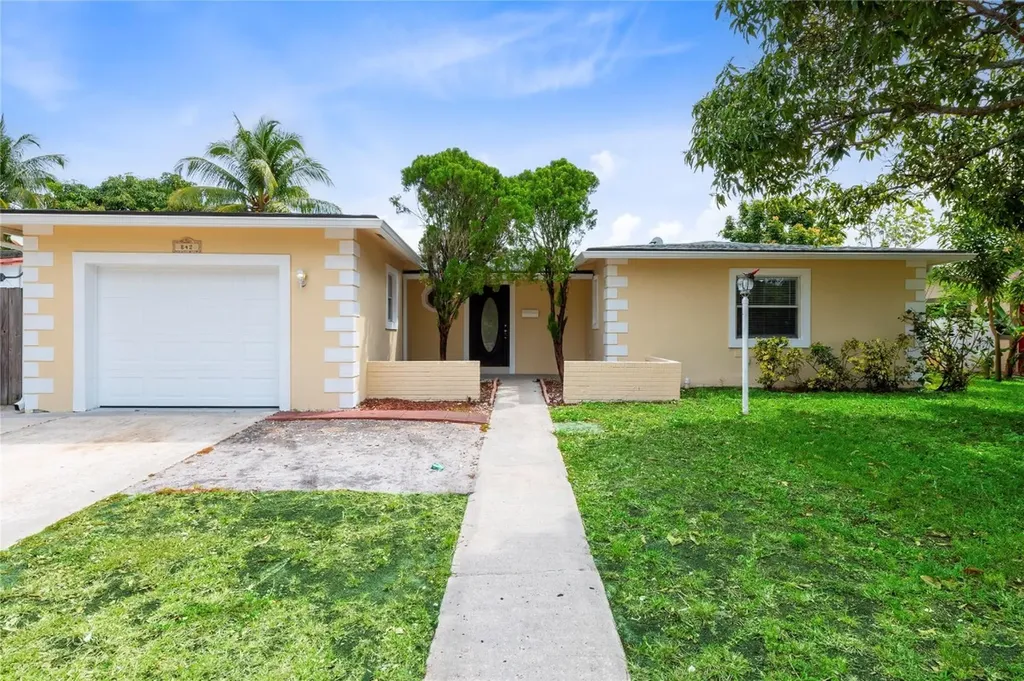 842 SW 68th Avenue North Lauderdale FL 33068