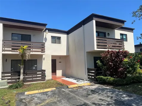 8213 NW 7th Street Miami FL 33126