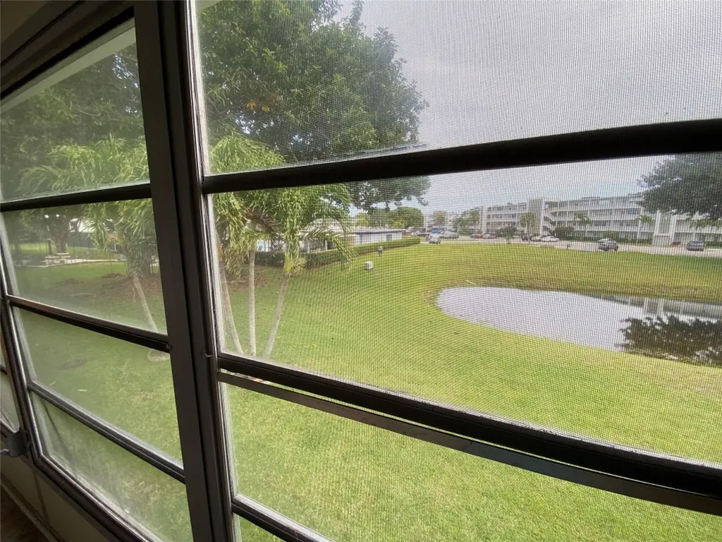 278 Newport R Deerfield Beach FL 33442