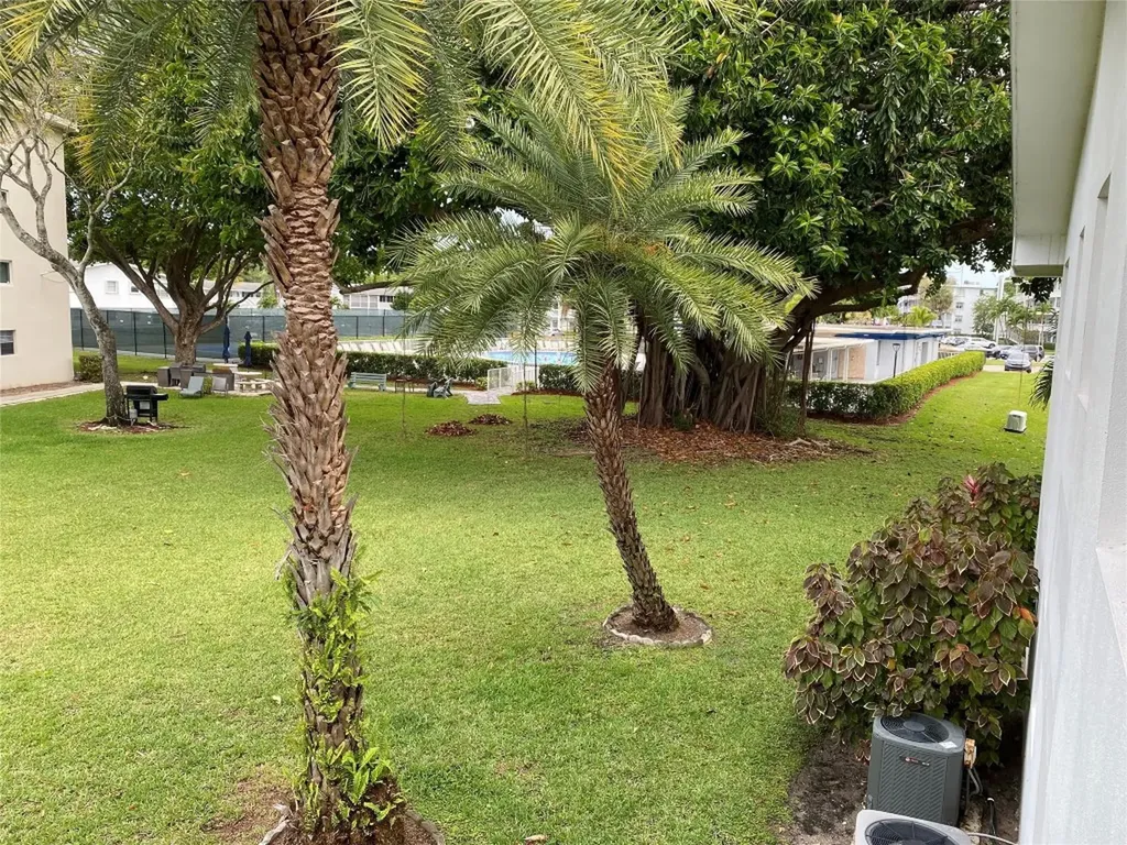 278 Newport R Deerfield Beach FL 33442