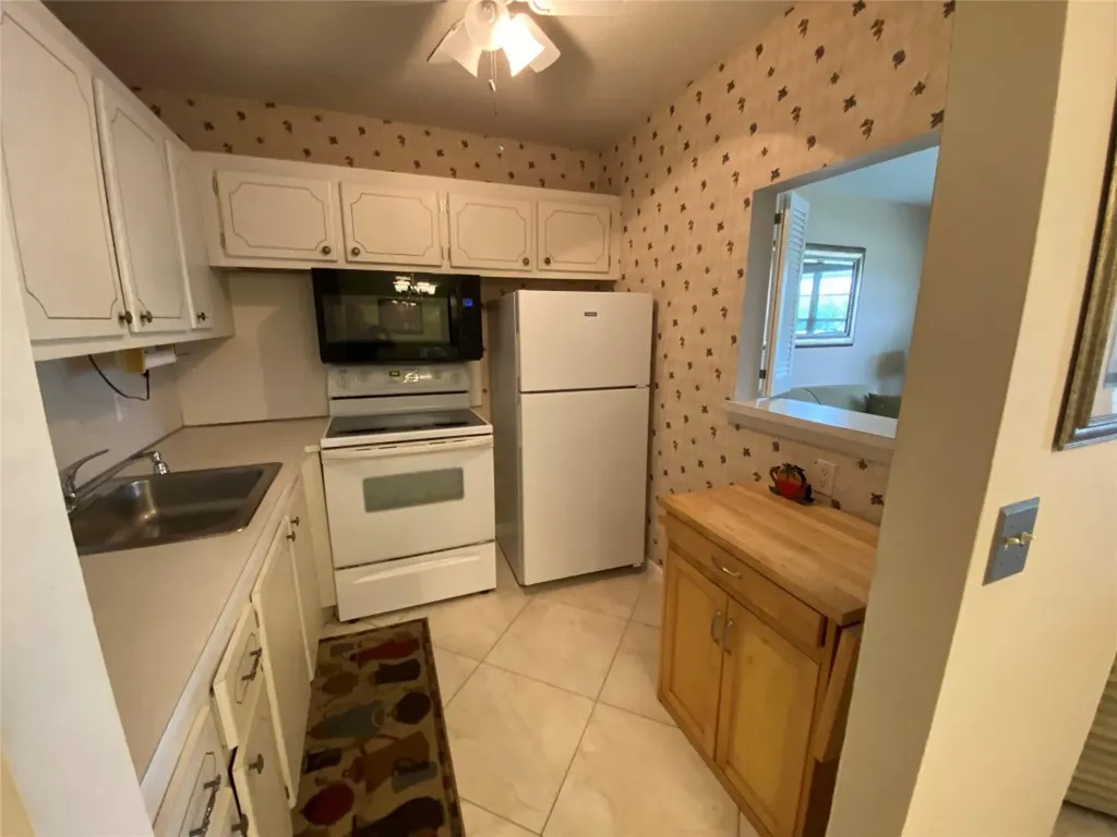 278 Newport R Deerfield Beach FL 33442