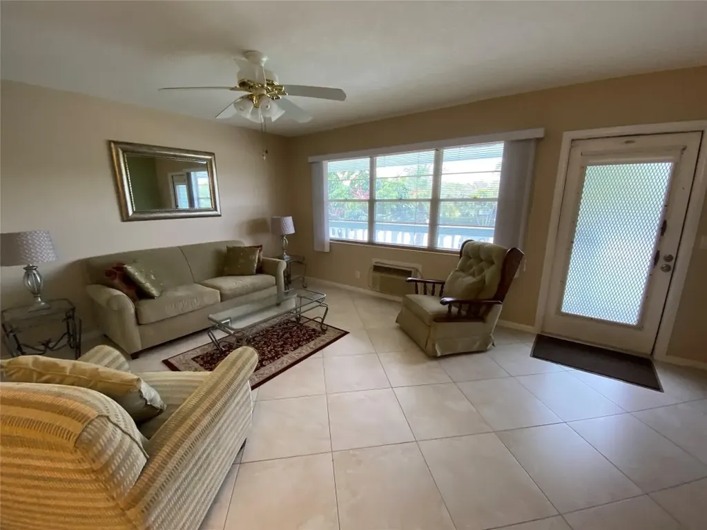 278 Newport R Deerfield Beach FL 33442