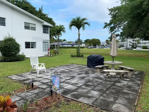 278 Newport R Deerfield Beach FL 33442