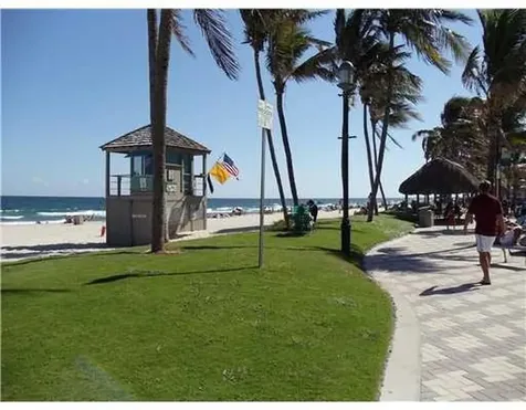 278 Newport R Deerfield Beach FL 33442