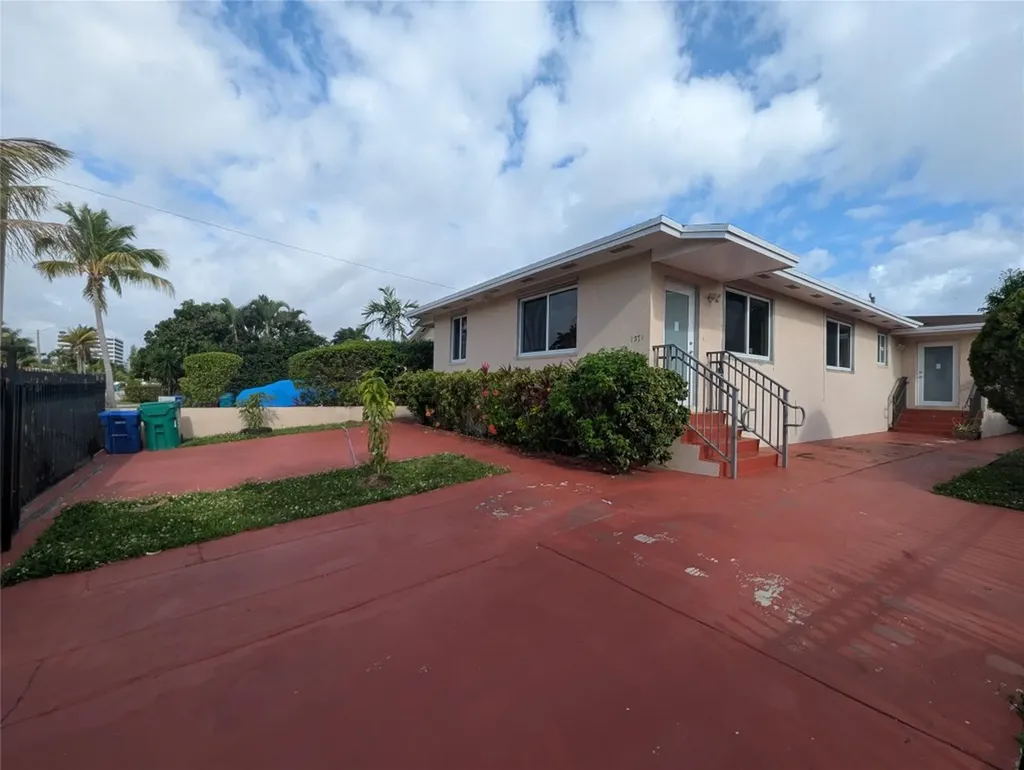 1571 NE 109th Street Miami FL 33161