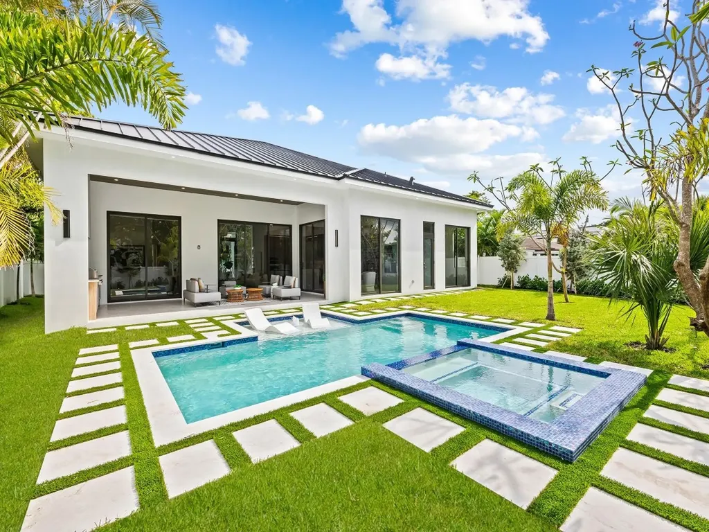 208 NE 23rd Street Wilton Manors FL 33305