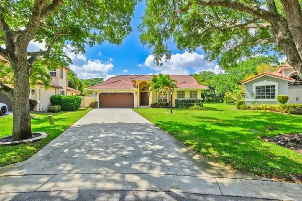 5794 NW 48th Drive Coral Springs FL 33067