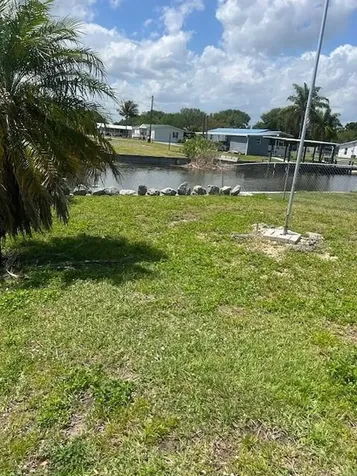 1532 Hunter Road Okeechobee FL 34974