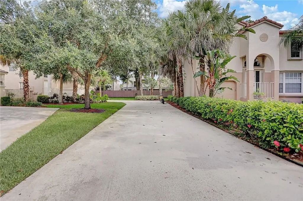 10932 NW 12th Court Plantation FL 33322