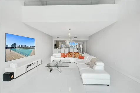 400 Sunny Isle Boulevard Sunny Isles Beach FL 33160