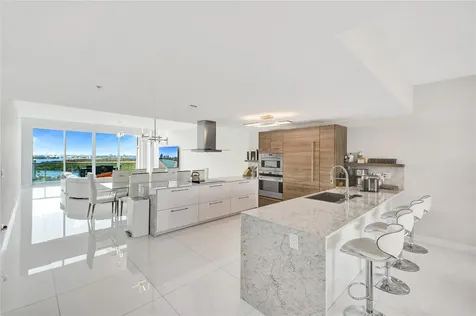 400 Sunny Isle Boulevard Sunny Isles Beach FL 33160