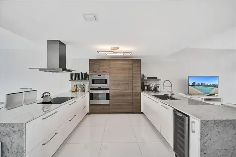 400 Sunny Isle Boulevard Sunny Isles Beach FL 33160