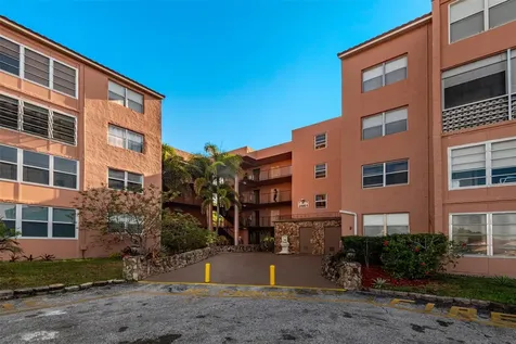 2861 Somerset Drive Lauderdale Lakes FL 33311