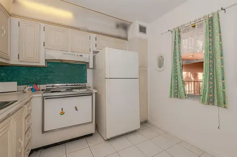 2861 Somerset Drive Lauderdale Lakes FL 33311