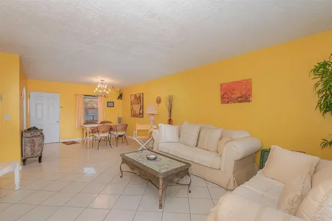 2861 Somerset Drive Lauderdale Lakes FL 33311