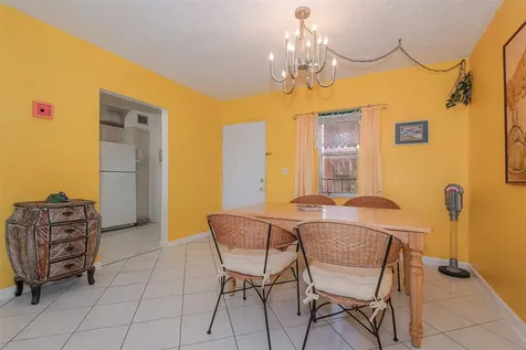 2861 Somerset Drive Lauderdale Lakes FL 33311