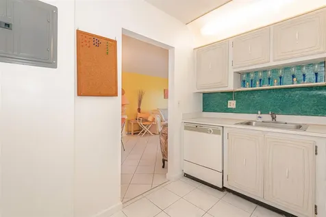2861 Somerset Drive Lauderdale Lakes FL 33311