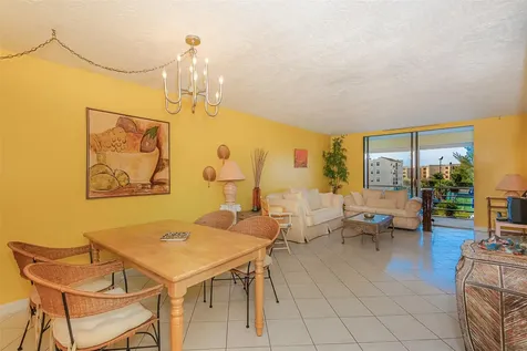 2861 Somerset Drive Lauderdale Lakes FL 33311