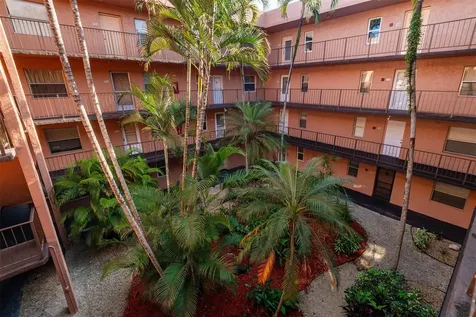 2861 Somerset Drive Lauderdale Lakes FL 33311