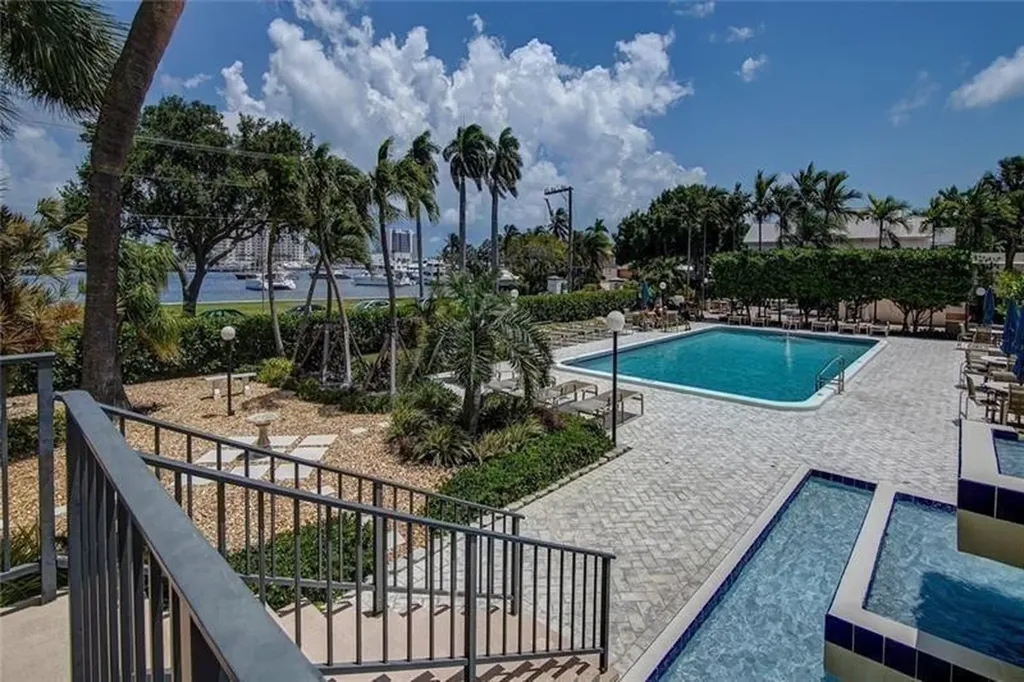 2500 E Las Olas Boulevard Fort Lauderdale FL 33301
