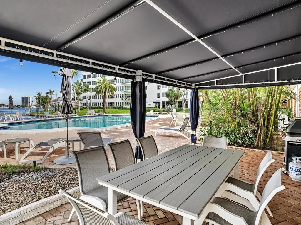 701 E Camino Real Boca Raton FL 33432
