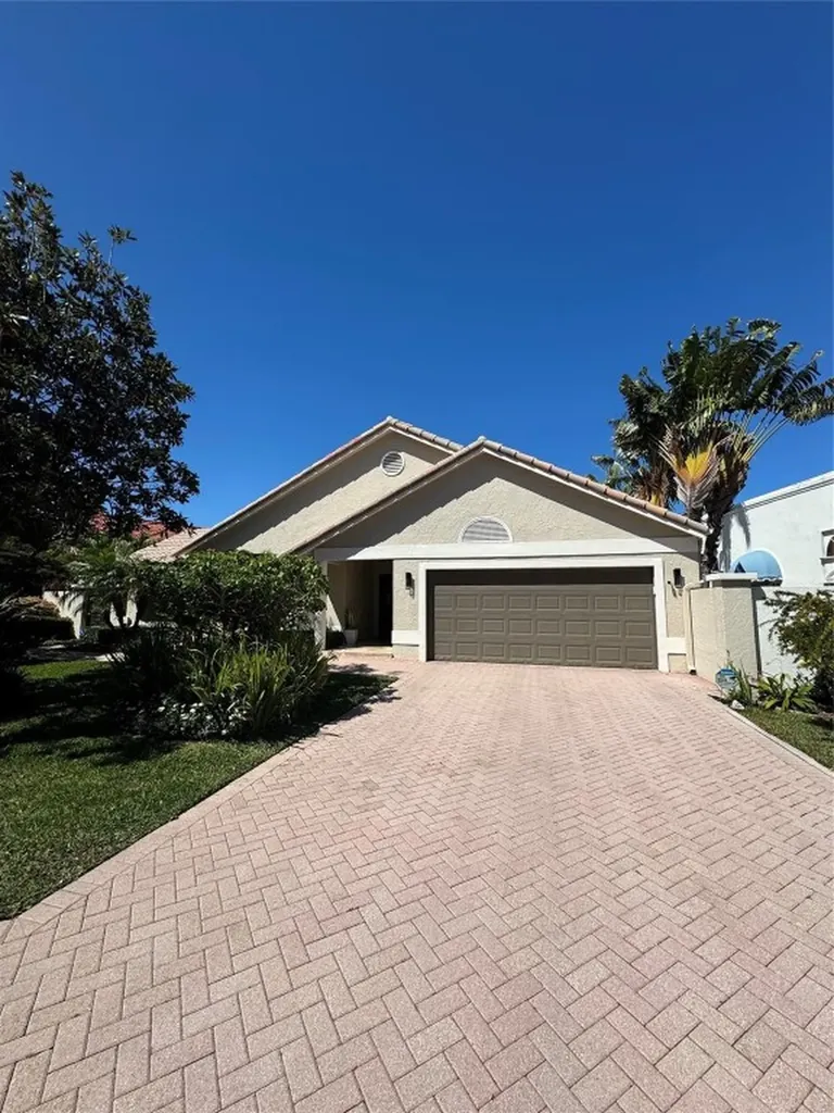 317 Pelican Way Delray Beach FL 33483